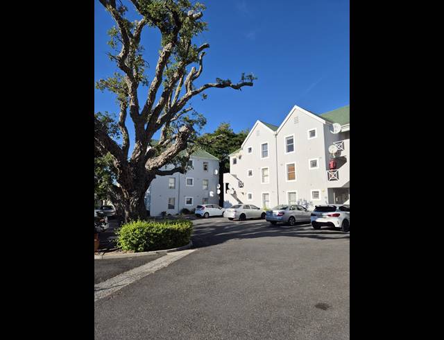 0.5 BEDROOM APARTMENT SOLD IN CLAREMONT
